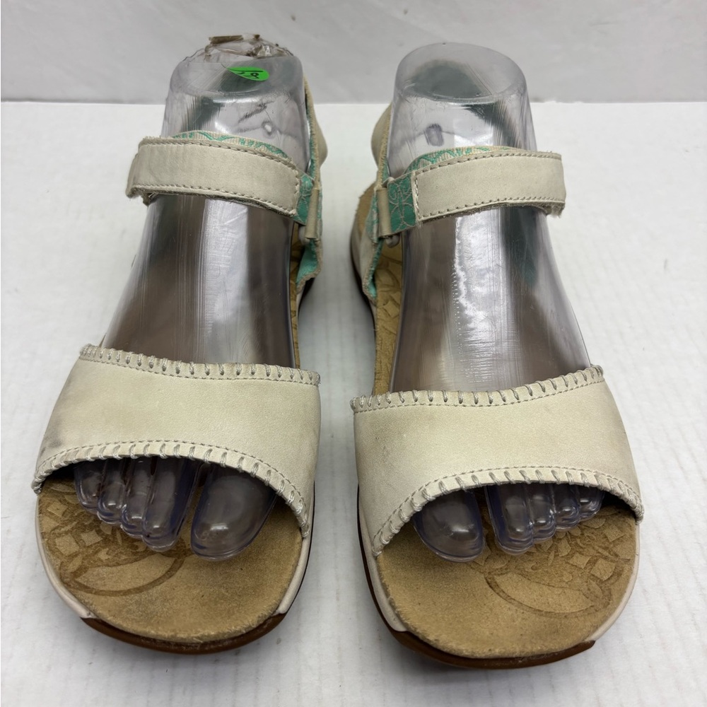 Merrel Ivory women SZ 8, box 36